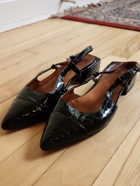 L'INTERVALLE Shoes - Black Pointed-Toe Slingback Flats